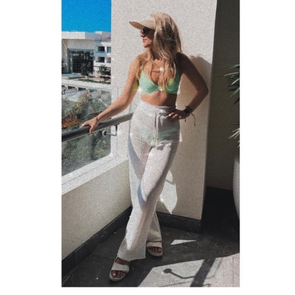 Abercrombie & Fitch Other - Abercrombie & Fitch Wide Leg Cover Up Pants - White - Size Small